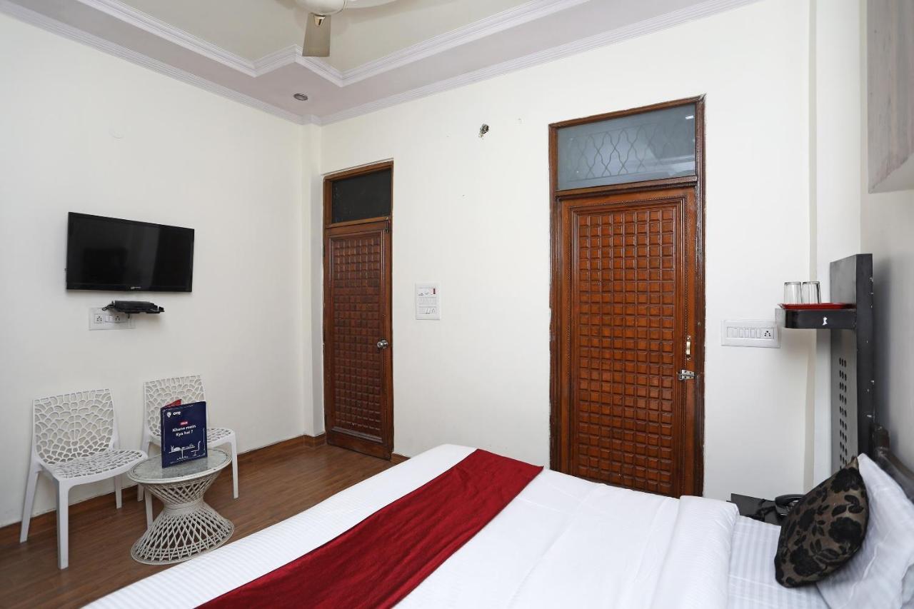 Oyo Stay The Castle Near M2K Cinemas Rohini New Delhi Exterior photo