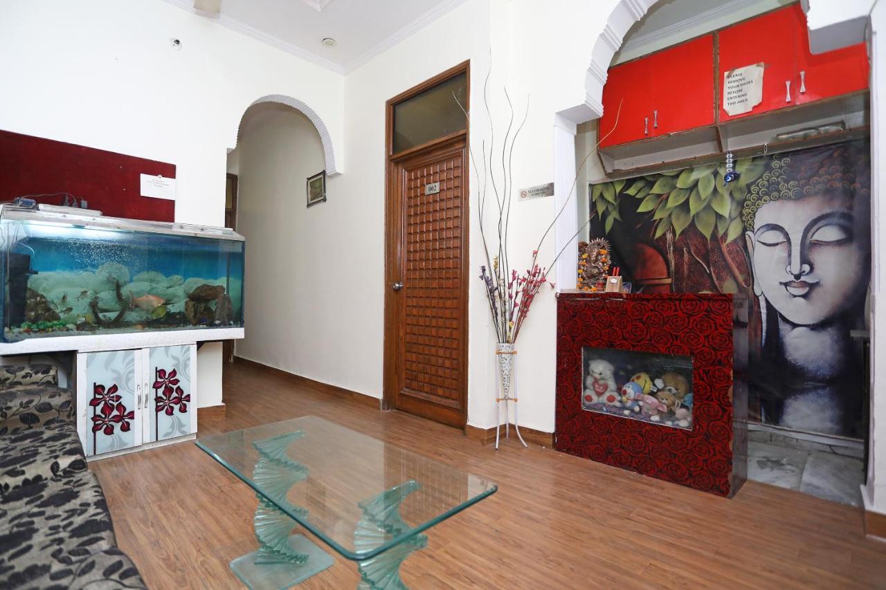 Oyo Stay The Castle Near M2K Cinemas Rohini New Delhi Exterior photo